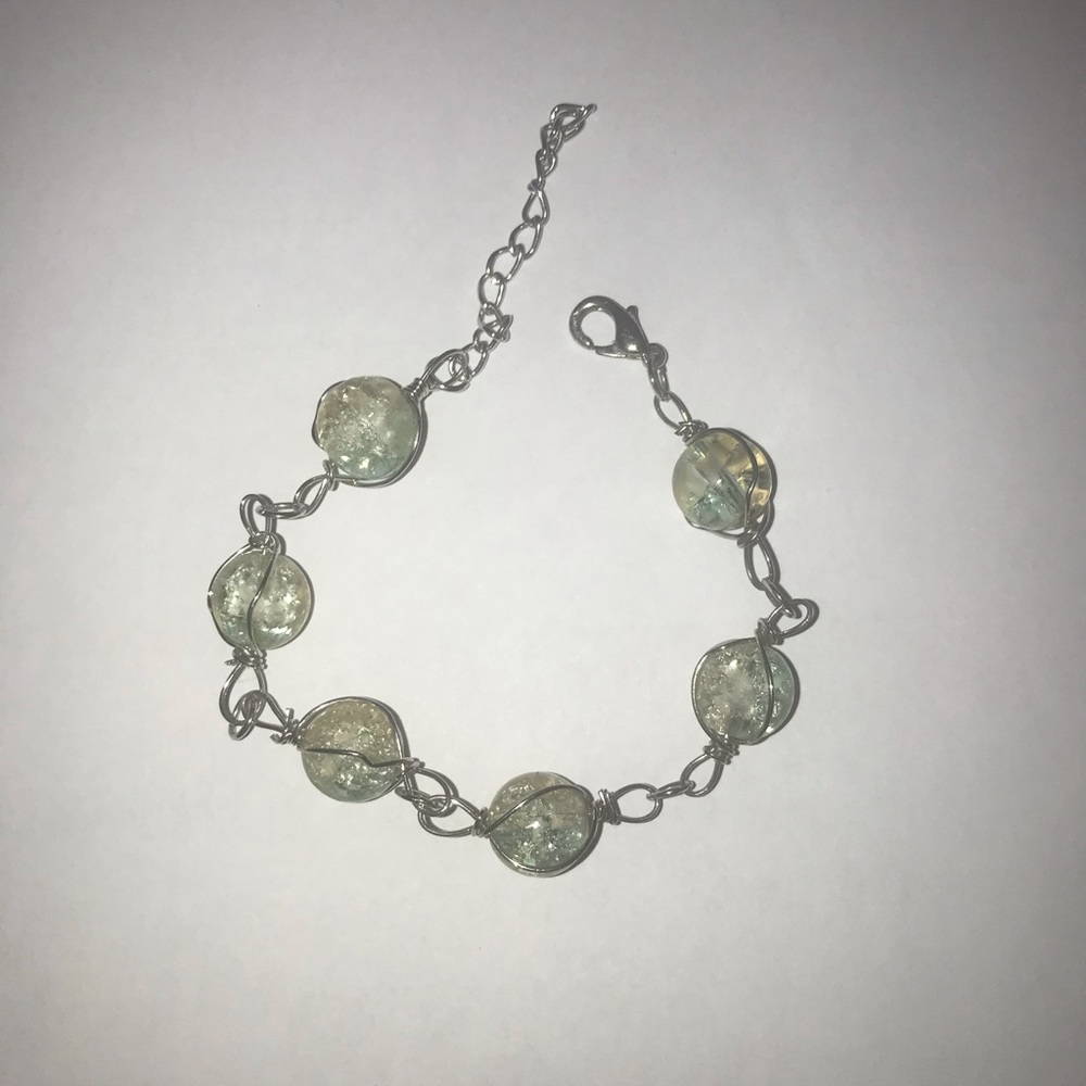 Bracelet with 6 round stones
